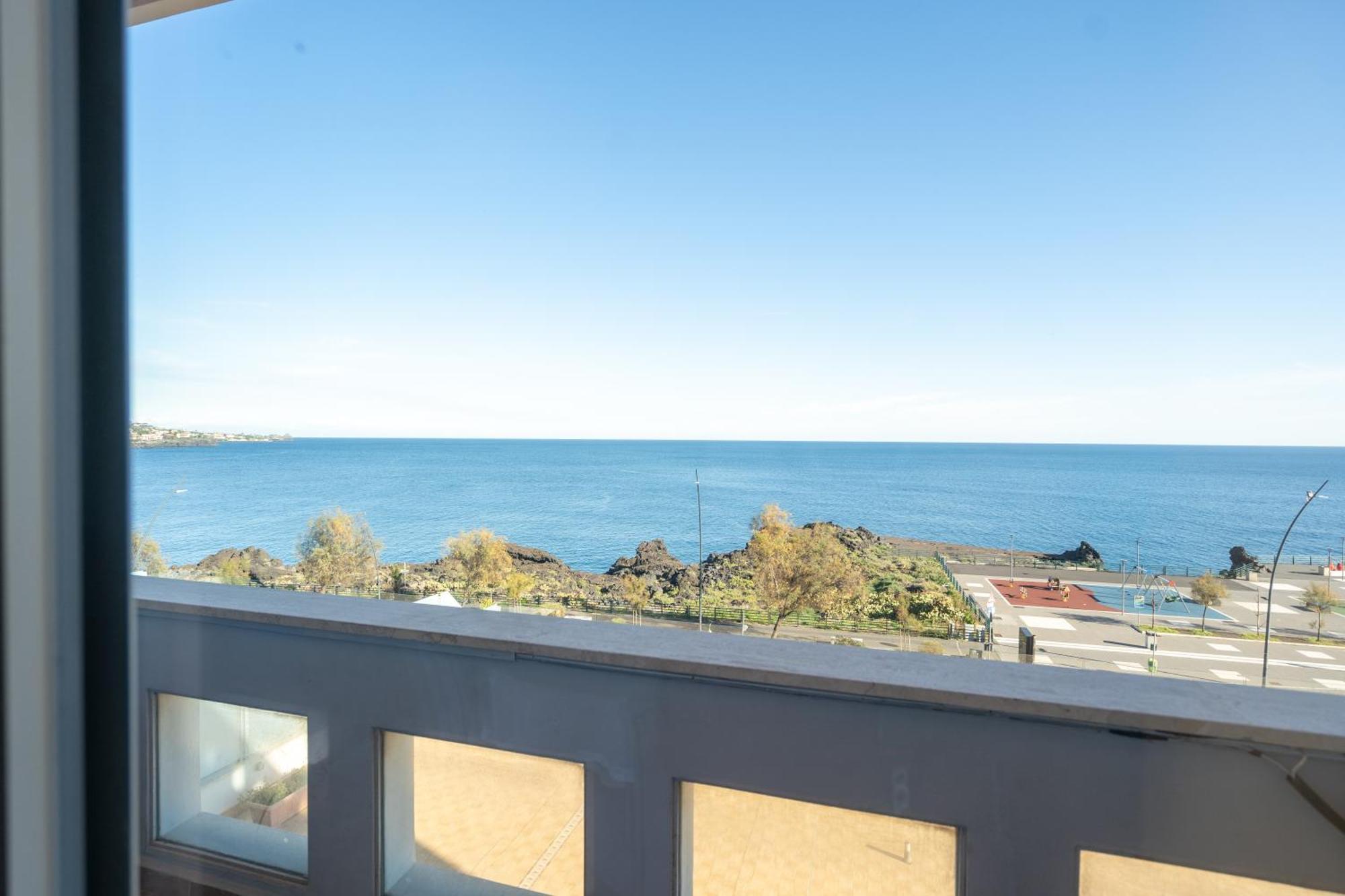 Perla Marina Sea View Apartment Catania Bagian luar foto