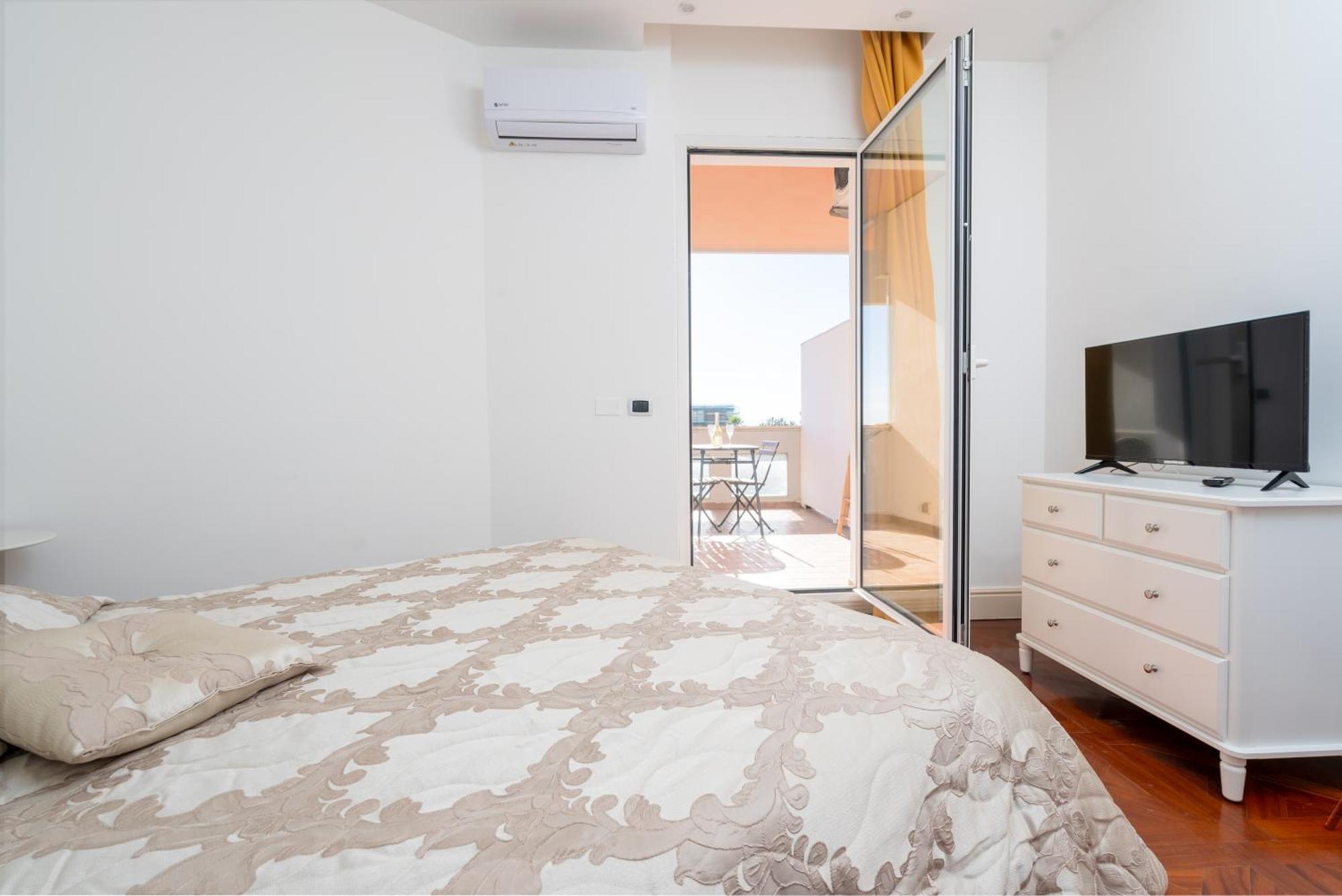 Perla Marina Sea View Apartment Catania Bagian luar foto
