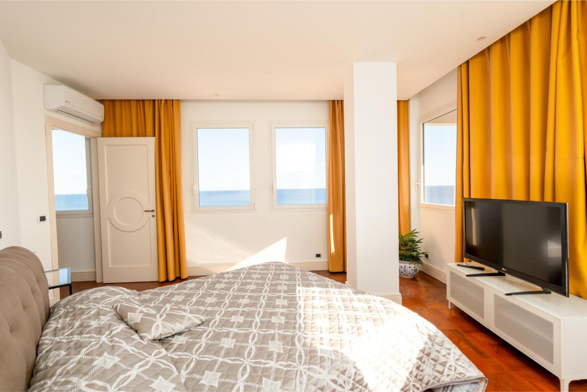 Perla Marina Sea View Apartment Catania Bagian luar foto