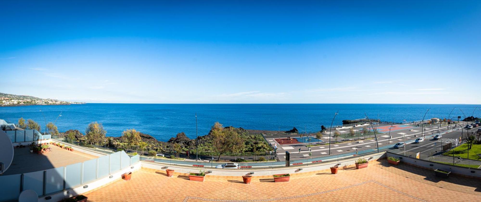Perla Marina Sea View Apartment Catania Bagian luar foto